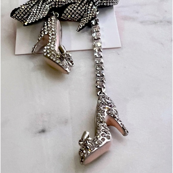 New Betsey Johnson BETSEYS HOLIDAY MISMATCH PUMP EARRINGS - Picture 8 of 9